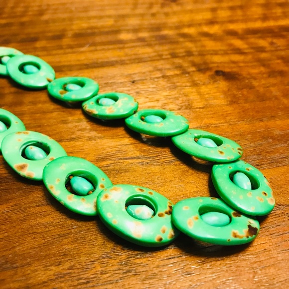 Vintage green stone necklace - Picture 7 of 7